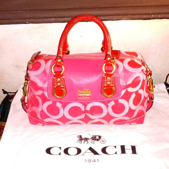 Coach Handbags - Coach Duffle Style BAG Great Condition